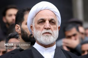 رئیس قوه قضاییه در منزل وزیر شهید اطلاعات در قم حضور یافت