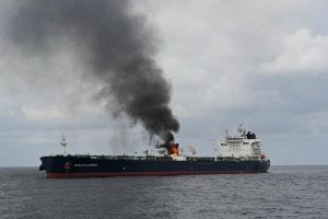 وقوع حادثه برای یک نفتکش و نیروهای نظامی در خلیج عمان