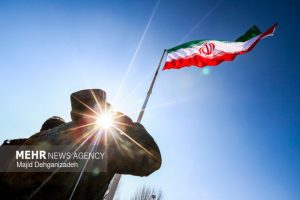 ای وطن! با تو بسته‌ام عهدی/ جانم از آنِ توست، تن تا هست  