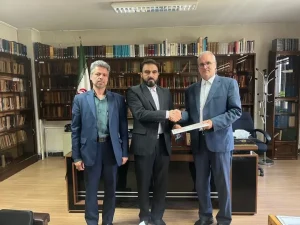 تفاهم‌نامه سه‌جانبه میان معاونت داوری و میانجی‌گری مرکز حل اختلاف، روزنامه رسمی و کانون داوران حرفه‌ای استان تهران منعقد شد
