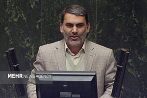 زنگنه: دولت، بانک‌ها و پتروشیمی‌ها ذی‌نفعان افزایش نرخ ارز هستند
