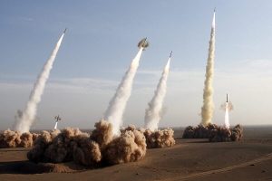 ضرورت تقویت پدافند و بهبود معیشت نیروهای مسلح
