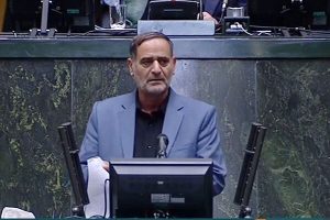 عباسپور: ارزپاشی در شرایط فعلی کشور معنا ندارد