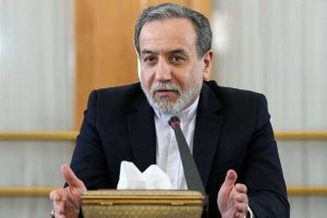عراقچی: تنگه هرمز در صورت عمل آمریکا به شروط ایران باز می‌شود